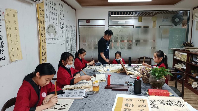 成人教育毕业证样本解析：揭秘证书背后的价值与选择要点